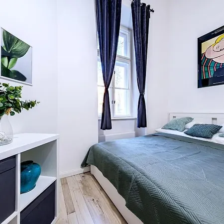 Sunny On The Buda Side