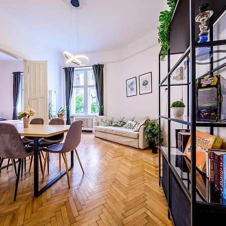 Sunny On The Buda Side *