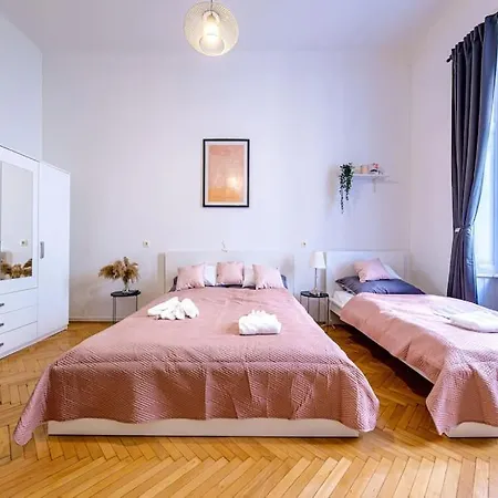 Sunny On The Buda Side